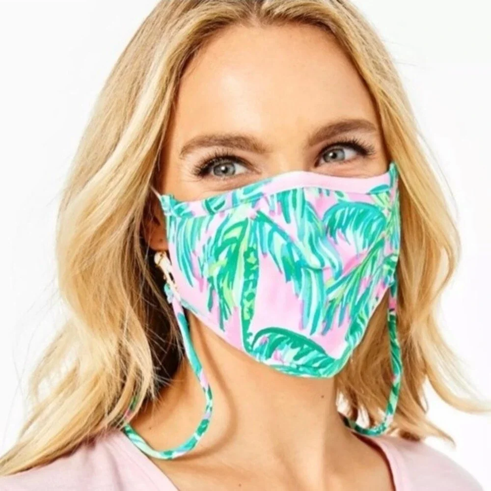 Lilly Pulitzer Adult On The Go Face Mask Set Pouch, Lanyard, Extender Pink